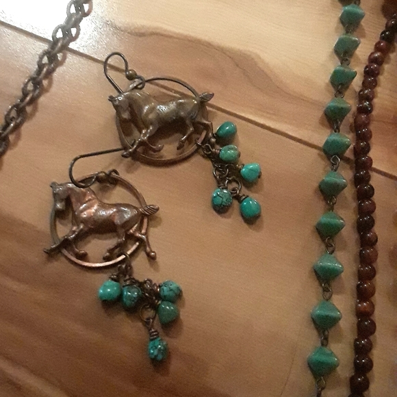 Vintage Necklace/Earring Set - Picture 4 of 7